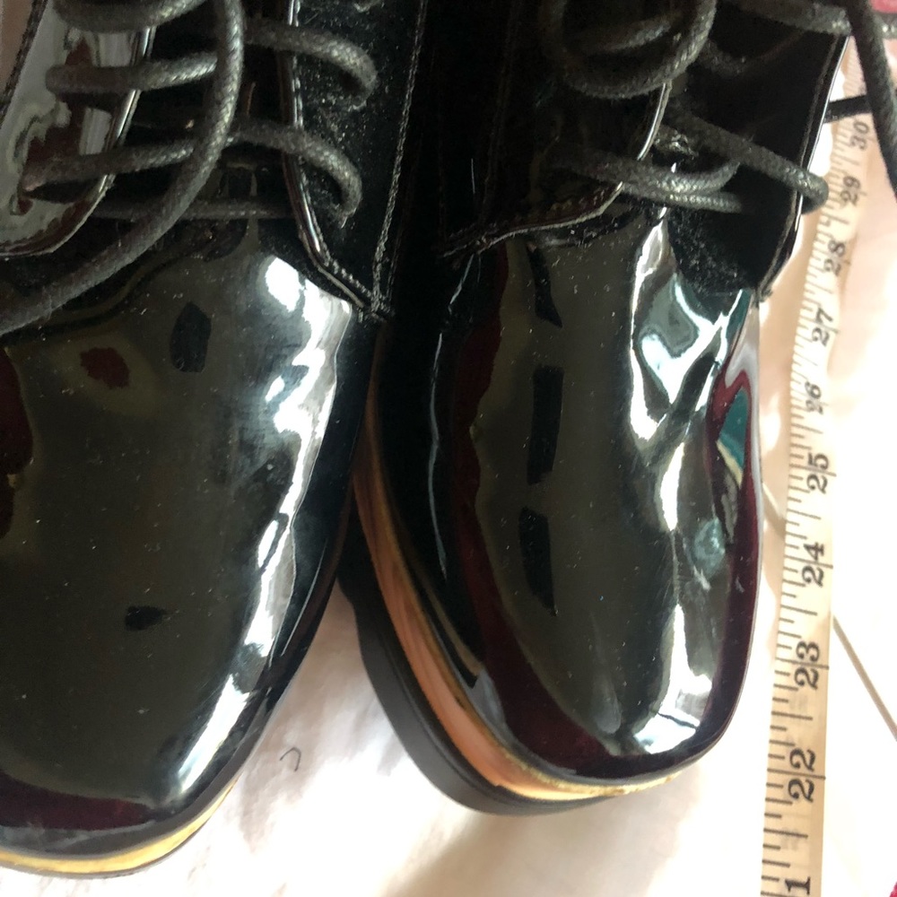 Shoes - Picture 14 of 16